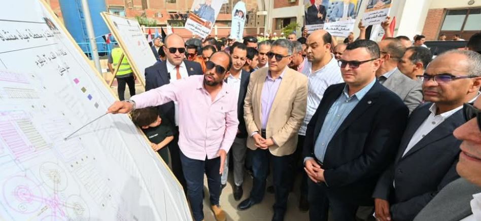 وزير الإسكان ومحافظ الجيزة يفتتحان المرحلة الأولى من محطة مياه الشرب بأوسيم