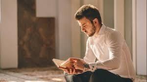 هل تجوز قراءة القرآن بملابس خفيفة؟
