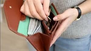 الاطلاع على راتب الزوج.. خصوصية للرجل أم حق للزوجة؟