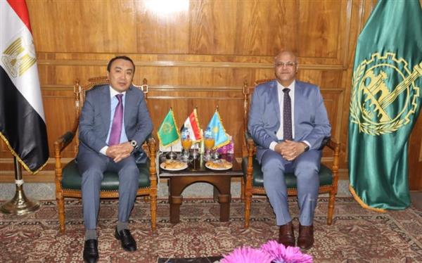 محافظ القليوبية يستقبل سفير كازاخستان لبحث آفاق التعاون