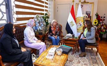   وزيرة التنمية المحلية تبحث مع وفد حياة كريمة مجالات التعاون بالمحافظات