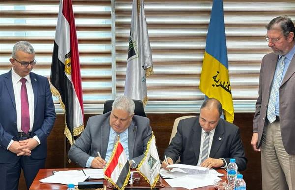جامعة برج العرب التكنولوجية توقع بروتوكول تعاون مع بنك المياه المصري
