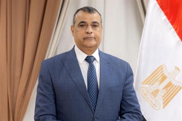 وزير الدولة للإنتاج الحربي يهنئ الفريق الأول لكرة القدم بعد تأهله لدوري المحترفين