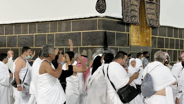 حكم ارتداء الملابس الداخلية تحت ملابس الإحرام