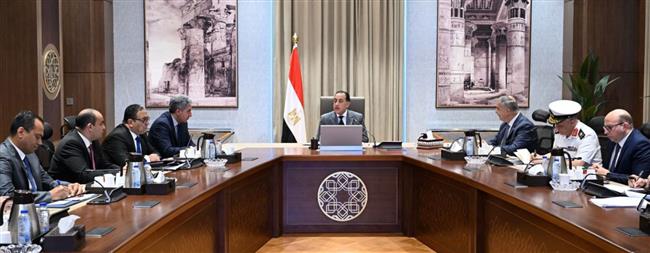 رئيس الوزراء يناقش سبل الاستفادة من الآثار الغارقة بخليج أبي قير