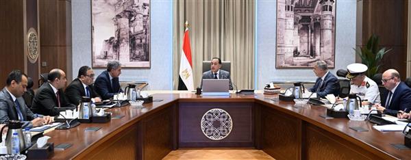 رئيس الوزراء يناقش سبل الاستفادة من الآثار الغارقة بخليج أبي قير