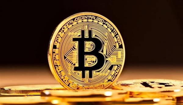 هبوط جماعي للعملات المشفرة.. و"بيتكوين" تتراجع إلى 103 آلاف دولار
