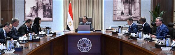 رئيس الوزراء يتابع جهود توفير مياه الشرب للمواطنين في البحر الأحمر