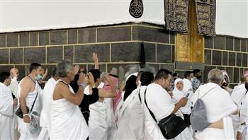   حكم ارتداء الملابس الداخلية تحت ملابس الإحرام
