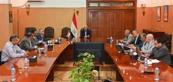   وزير الري يوجه باستمرار تنفيذ أعمال تطهيرات الترع وصيانة المنشآت المائية