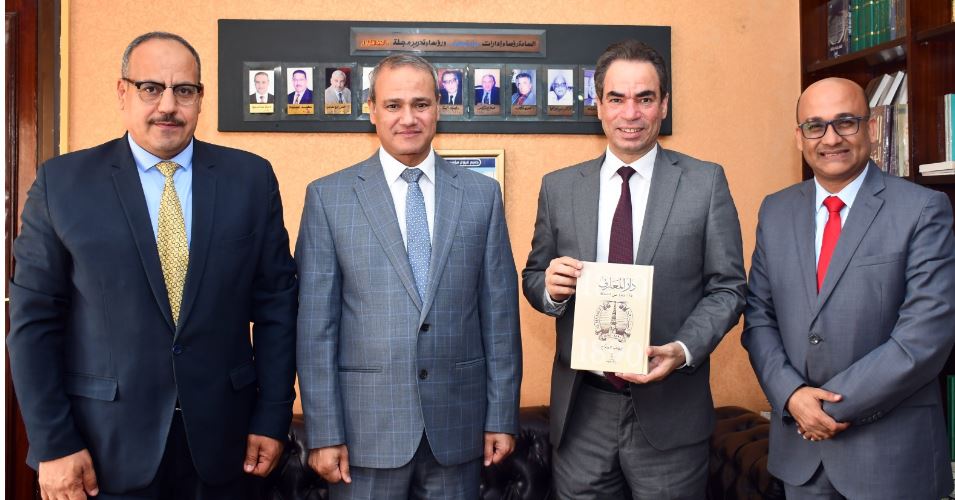 المسلمانى يزور دار المعارف