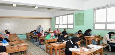قبل الامتحانات.. خطوات لمساعدة ابنك على التفوق