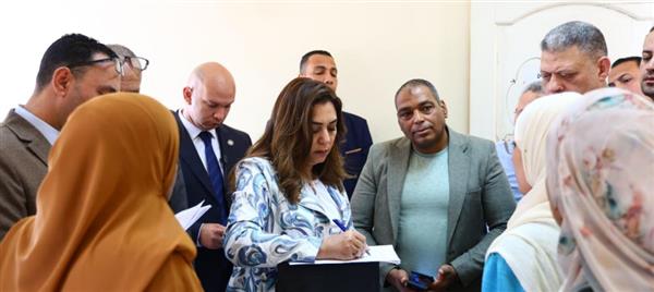 وزيرة التنمية المحلية فى جولة مفاجئة بالصف.. وتوجه بسرعة حل مشاكل المواطنين