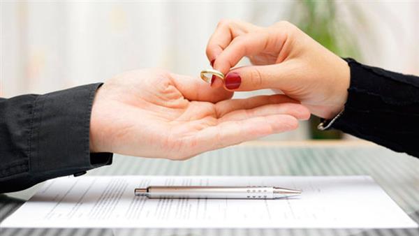 حكم من داعب زوجته بقوله: روحي وأنتِ طالق