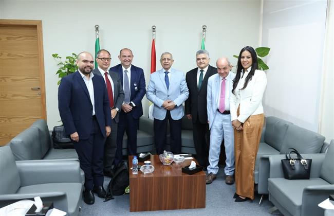 وفد من كلية طب الأسنان بجامعة "جنوه الإيطالية" يزور فرع الأكاديمية العربية بالعلمين الجديدة 