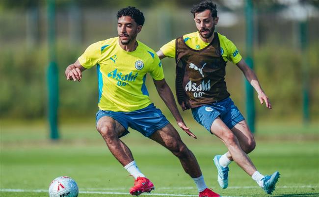 عمر مرموش يقود هجوم مان سيتي ضد بورنموث في الدوري