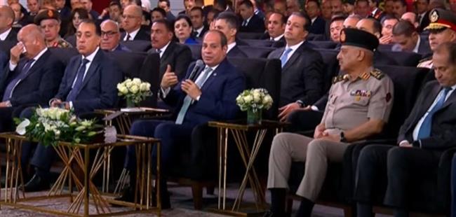 السيسي: البنية الأساسية للزراعة تتمثل في الطاقة وشبكات الطرق