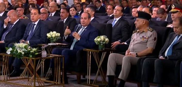 السيسي: البنية الأساسية للزراعة تتمثل في الطاقة وشبكات الطرق