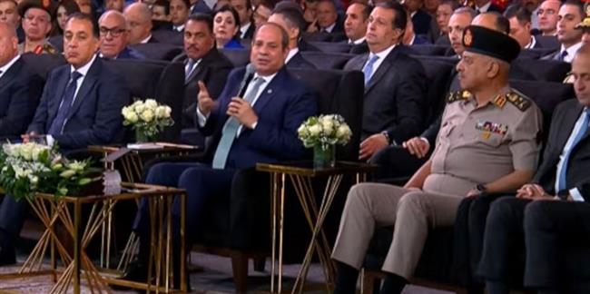 الرئيس السيسي: مشروعات الطرق في سيناء ستسهم في زراعة 500 ألف فدان