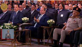   الرئيس السيسي يشهد افتتاح مجمع المصالح الحكومية للخدمات الذكية بالوادي الجديد
