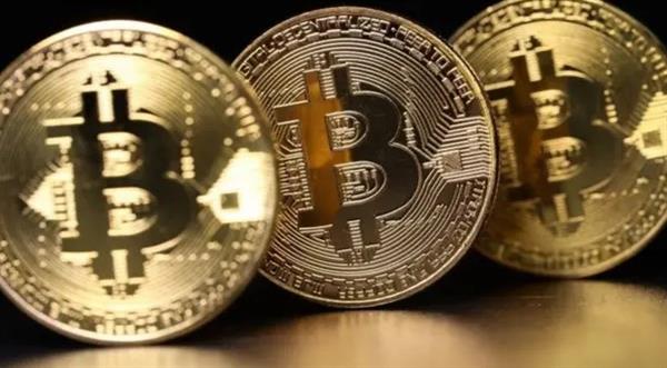 صعود قياسي لعملة "بيتكوين".. 109.4 ألف دولار