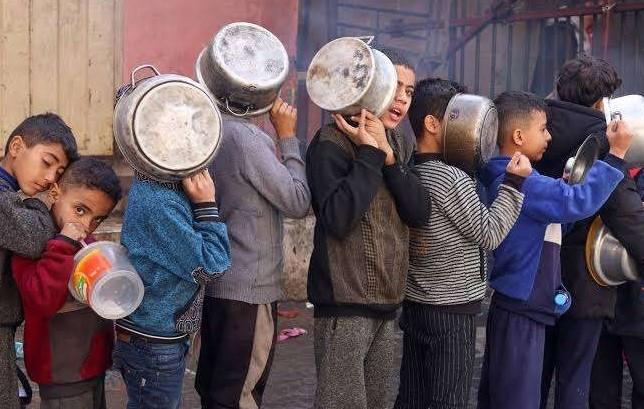 أونروا: سكان غزة يتعرضون لتجويع ممنهج ومئات الآلاف مهددون بالموت