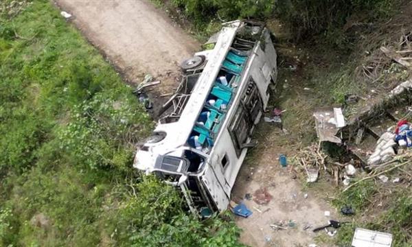 مصرع عشرة أشخاص في حادث مأساوي لحافلة طلاب في كولومبيا