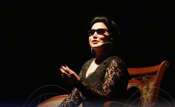   "الست" على الخشبة لأول مرة: أم كلثوم تعود إلى المسرح بمونودراما مصرية خارقة للحواجز