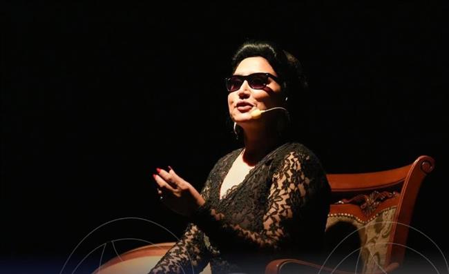 "الست" على الخشبة لأول مرة: أم كلثوم تعود إلى المسرح بمونودراما مصرية خارقة للحواجز