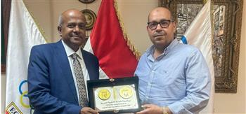   ياسر إدريس يستقبل خالد الخليفي ويهنئه برئاسة الاتحاد العربي للرياضات المائية