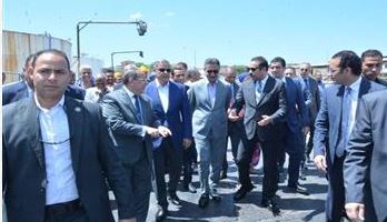 وزير التموين يتفقد أعمال التطوير بمحطة الزيوت بالمكس