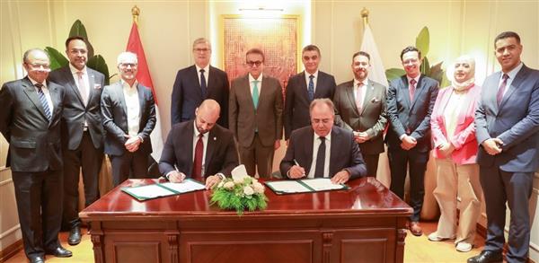 وزير الصحة يشهد توقيع بروتوكول تعاون مع شركة "فيليبس"