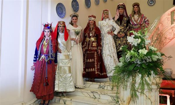 فساتين الزفاف التركية تضيء القاهرة