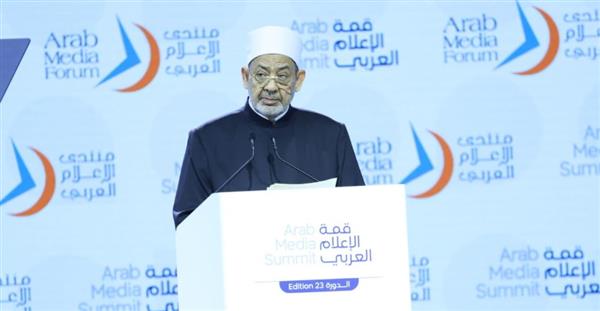 شيخ الأزهر: التصدي لرياح الحملات الغربية المسمومة أمانة في رقابنا جميعا
