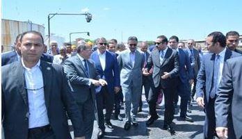   وزير التموين يتفقد أعمال التطوير بمحطة الزيوت بالمكس