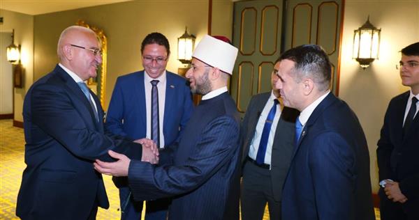 وزير الأوقاف يشارك في احتفالية سفارة أذربيجان