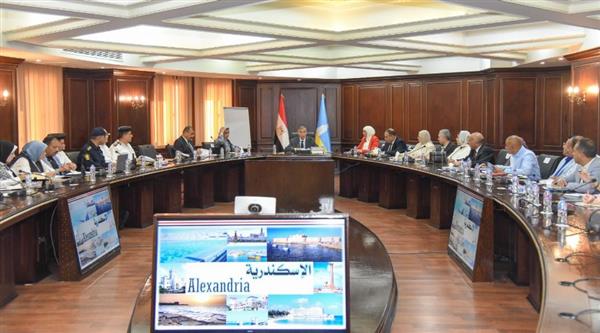 محافظ الإسكندرية يكلف الأجهزة التنفيذية بشن حملات مفاجئة على القطاعات الخدمية
