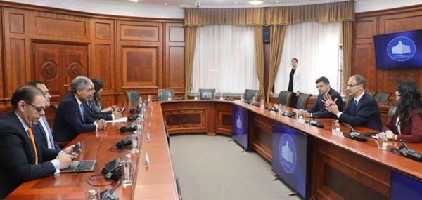 بلجراد .. وزير السياحة يلتقي وزير الثقافة الصربي لبحث التعاون المستقبلي في مجال الآثار