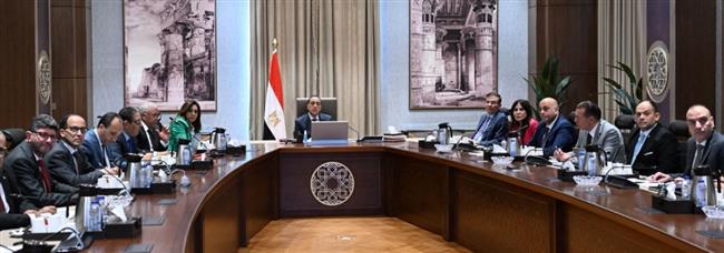 رئيس الوزراء يتابع جهود توطين صناعة الحرير في مصر