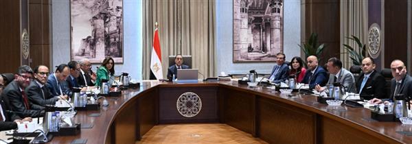رئيس الوزراء يتابع جهود توطين صناعة الحرير في مصر