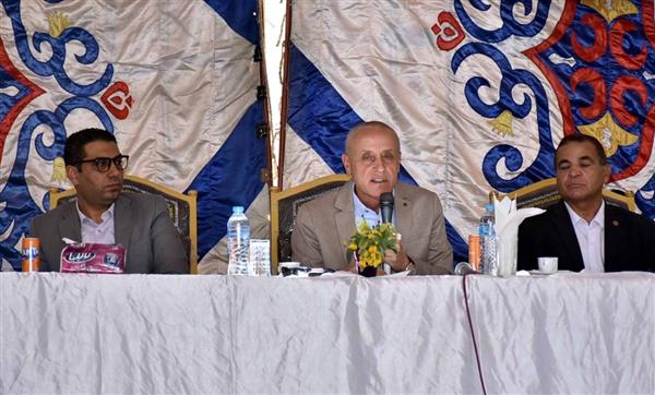 محافظ الأقصر يناقش مطالب أهالي مركز أرمنت خلال مؤتمر شعبي  ​