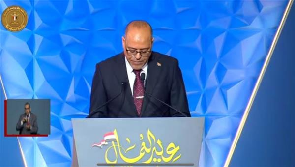 بحضور الرئيس السيسي .. وزير العمل يُلقي كلمة في احتفالية عيد العمال