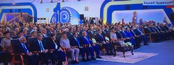   وزير الصناعة يستعرض أمام الرئيس السيسي جهود الدولة وزيادة الصادرات المصرية