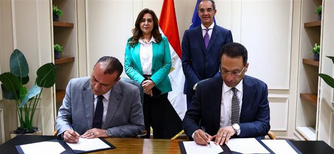 "الاتصالات" و"التنمية المحلية" توفران الأجهزة التكنولوجية لتشغيل مجمعات الخدمات بقرى حياة كريمة 