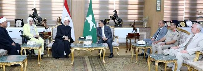 محافظ الشرقية يستقبل مفتي الجمهورية بمكتبه بالديوان العام 