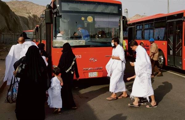 100 ألف ريال غرامة مالية بحق من ينقل حاملي تأشيرات الزيارة