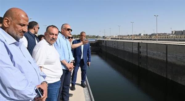 وزير الري يتفقد قناطر أسيوط الجديدة الواقعة على نهر النيل