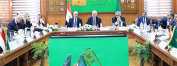   أيمن عاشور: دعم المواهب وتنمية روح الانتماء أولويات الجامعات خلال إجازة الصيف