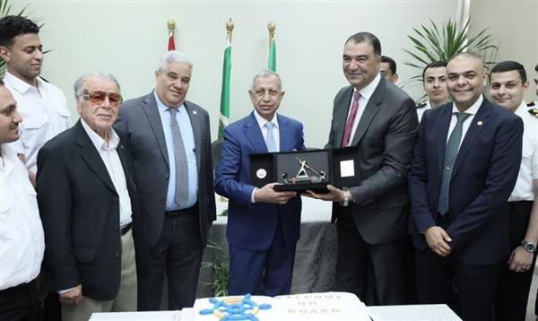 رئيس الأكاديمية العربية يزور معهد الدراسات التأهيلية البحرية