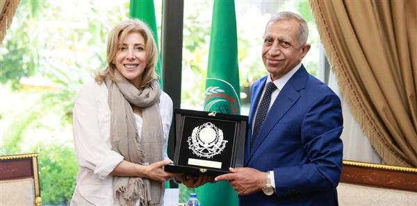 رئيس الأكاديمية العربية للعلوم والتكنولوجيا يستقبل رئيسة جامعة ماري وود الأمريكية